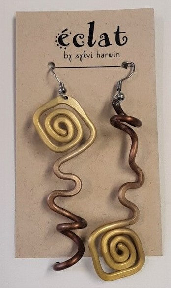 Eclat Gold Swirl Metallic Earrings